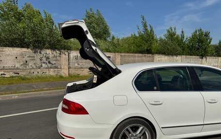 Skoda Superb III рестайлинг, 2014 год, 1 450 000 рублей, 27 фотография