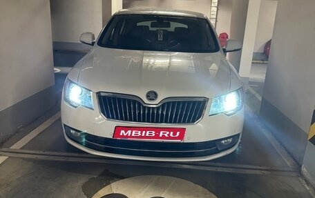 Skoda Superb III рестайлинг, 2014 год, 1 450 000 рублей, 34 фотография