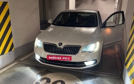 Skoda Superb III рестайлинг, 2014 год, 1 450 000 рублей, 33 фотография