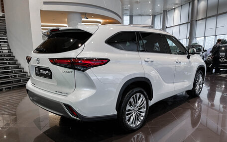 Toyota Highlander, 2025 год, 6 100 000 рублей, 9 фотография
