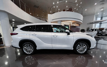 Toyota Highlander, 2025 год, 6 100 000 рублей, 8 фотография
