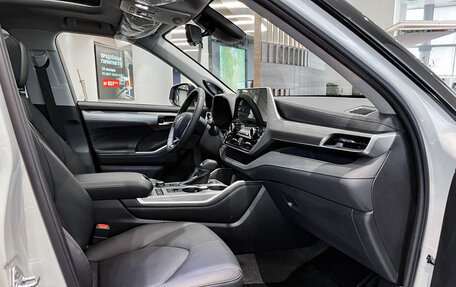 Toyota Highlander, 2025 год, 6 100 000 рублей, 15 фотография