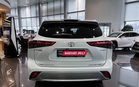 Toyota Highlander, 2025 год, 6 100 000 рублей, 10 фотография