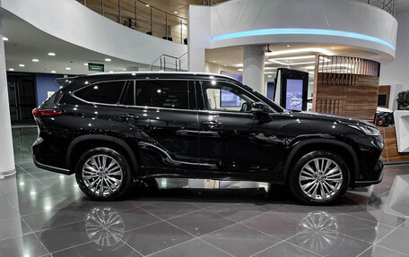 Toyota Highlander, 2025 год, 6 100 000 рублей, 8 фотография