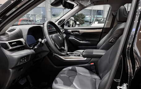 Toyota Highlander, 2025 год, 6 100 000 рублей, 20 фотография