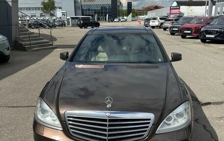 Mercedes-Benz S-Класс, 2012 год, 1 900 000 рублей, 1 фотография