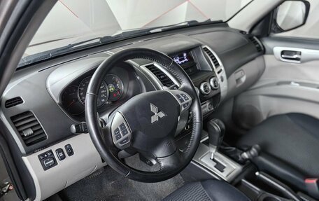Mitsubishi Pajero Sport II рестайлинг, 2012 год, 1 355 000 рублей, 13 фотография