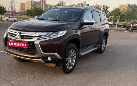 Mitsubishi Pajero Sport III рестайлинг, 2019 год, 3 800 000 рублей, 6 фотография