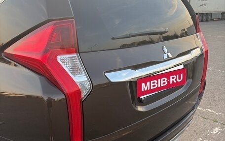 Mitsubishi Pajero Sport III рестайлинг, 2019 год, 3 800 000 рублей, 11 фотография