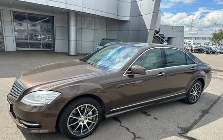 Mercedes-Benz S-Класс, 2012 год, 1 900 000 рублей, 3 фотография