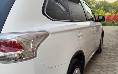Mitsubishi Outlander III рестайлинг 3, 2014 год, 1 500 000 рублей, 4 фотография