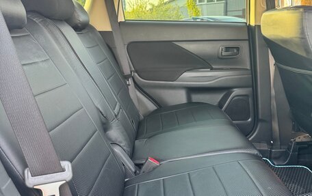 Mitsubishi Outlander III рестайлинг 3, 2014 год, 1 500 000 рублей, 9 фотография