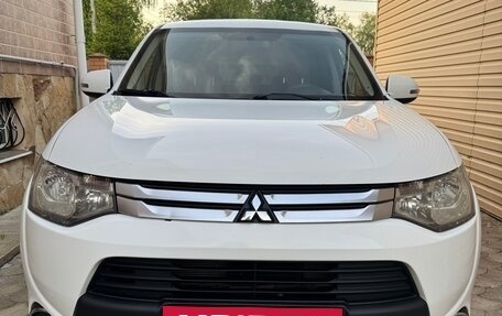 Mitsubishi Outlander III рестайлинг 3, 2014 год, 1 500 000 рублей, 5 фотография