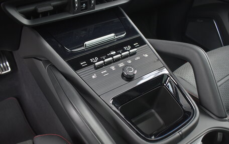 Porsche Cayenne III, 2025 год, 23 800 000 рублей, 25 фотография