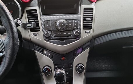 Chevrolet Cruze II, 2010 год, 700 000 рублей, 9 фотография
