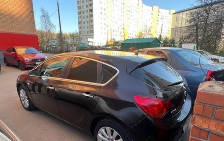 Opel Astra J, 2013 год, 920 000 рублей, 2 фотография