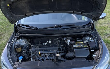 Hyundai Solaris II рестайлинг, 2012 год, 690 000 рублей, 5 фотография