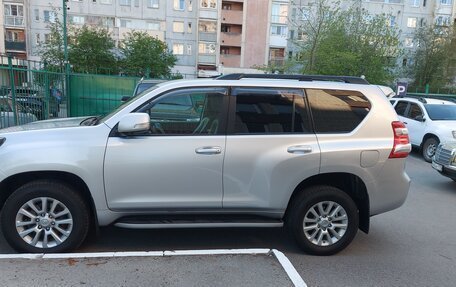 Toyota Land Cruiser Prado 150 рестайлинг 2, 2014 год, 3 400 000 рублей, 9 фотография