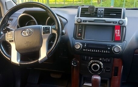 Toyota Land Cruiser Prado 150 рестайлинг 2, 2014 год, 3 400 000 рублей, 5 фотография