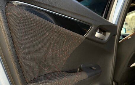 Honda Fit III, 2015 год, 1 100 000 рублей, 8 фотография