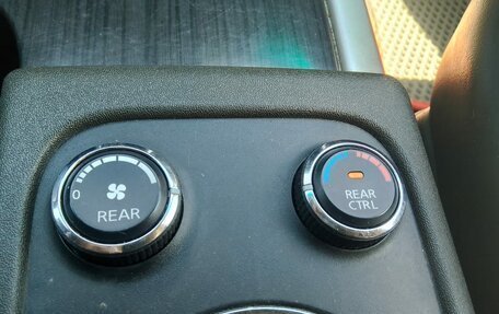 Nissan Pathfinder, 2012 год, 1 050 000 рублей, 20 фотография