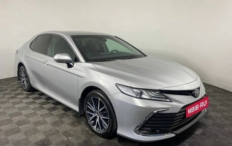 Toyota Camry, 2021 год, 3 300 000 рублей, 3 фотография