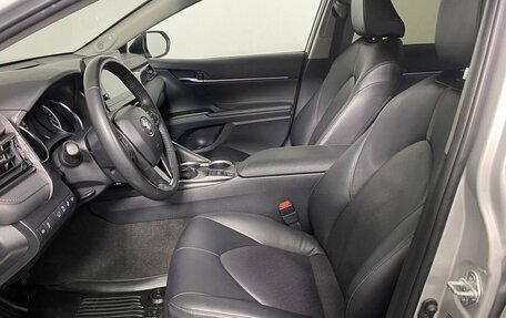 Toyota Camry, 2021 год, 3 300 000 рублей, 17 фотография