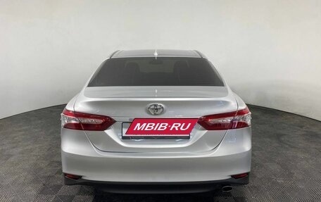 Toyota Camry, 2021 год, 3 300 000 рублей, 6 фотография