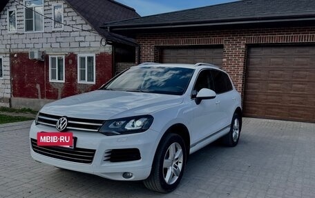 Volkswagen Touareg III, 2012 год, 2 680 000 рублей, 3 фотография