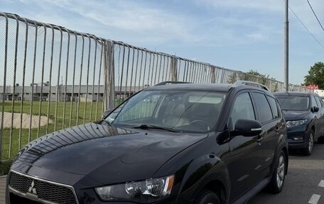 Mitsubishi Outlander III рестайлинг 3, 2010 год, 1 100 000 рублей, 3 фотография