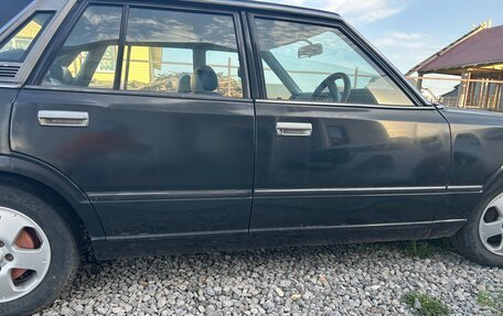Nissan Cedric VII, 1981 год, 1 000 000 рублей, 11 фотография