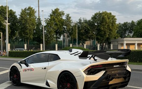 Lamborghini Huracán, 2022 год, 30 000 000 рублей, 8 фотография