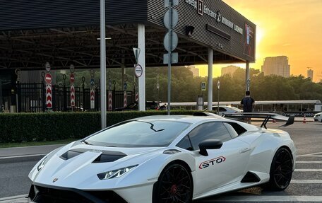 Lamborghini Huracán, 2022 год, 30 000 000 рублей, 4 фотография