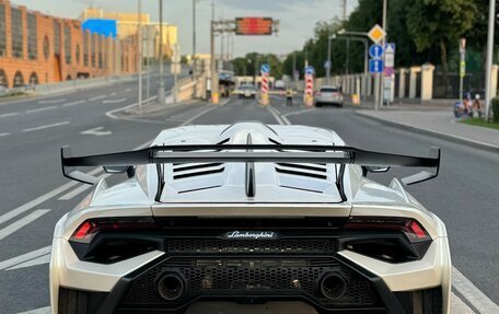 Lamborghini Huracán, 2022 год, 30 000 000 рублей, 7 фотография