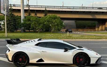 Lamborghini Huracán, 2022 год, 30 000 000 рублей, 5 фотография