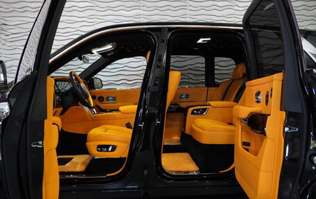 Rolls-Royce Cullinan, 2025 год, 72 700 000 рублей, 16 фотография