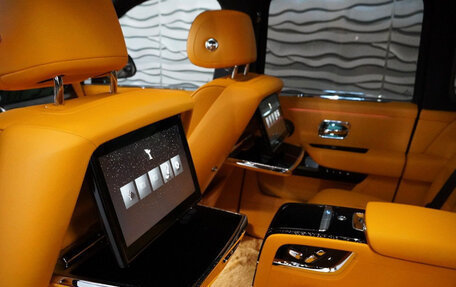 Rolls-Royce Cullinan, 2025 год, 72 700 000 рублей, 22 фотография