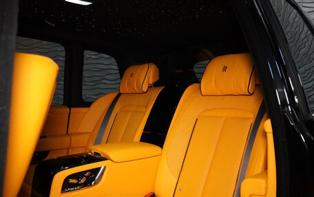 Rolls-Royce Cullinan, 2025 год, 72 700 000 рублей, 24 фотография