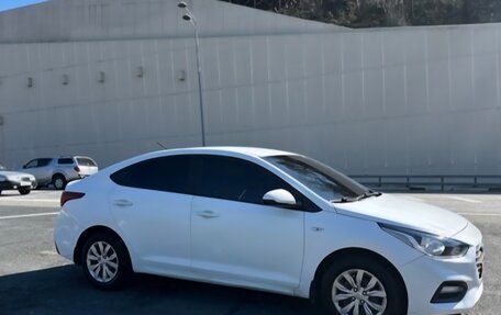 Hyundai Solaris II рестайлинг, 2017 год, 910 000 рублей, 5 фотография