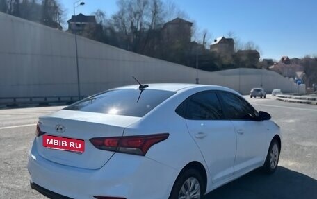 Hyundai Solaris II рестайлинг, 2017 год, 910 000 рублей, 3 фотография