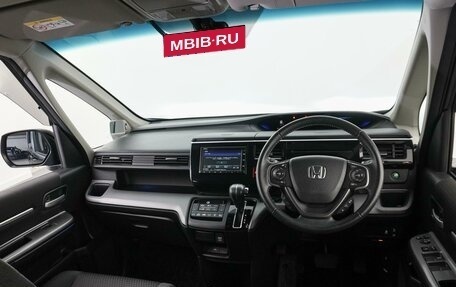 Honda Stepwgn IV, 2020 год, 2 599 000 рублей, 6 фотография