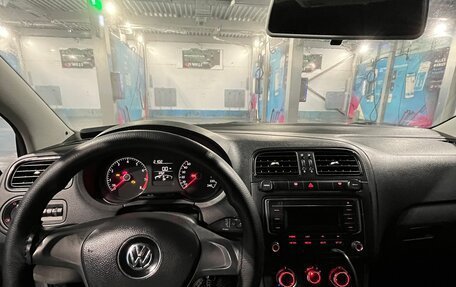 Volkswagen Polo VI (EU Market), 2017 год, 800 000 рублей, 7 фотография