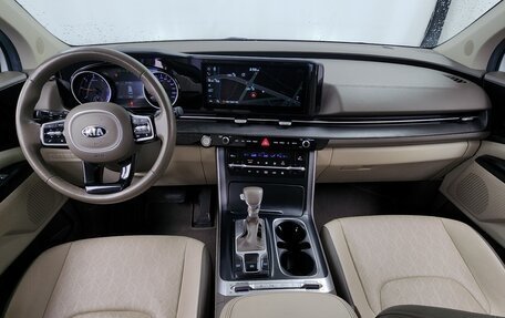 KIA Carnival, 2021 год, 2 600 000 рублей, 7 фотография