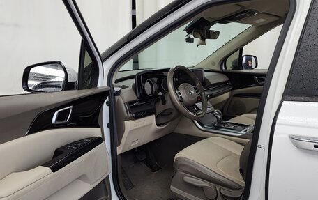 KIA Carnival, 2021 год, 2 600 000 рублей, 9 фотография
