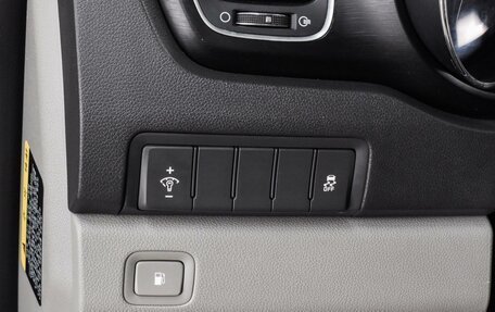 KIA Carnival III, 2016 год, 2 310 000 рублей, 17 фотография