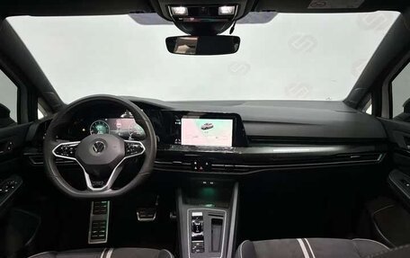 Volkswagen Golf VIII, 2021 год, 2 100 000 рублей, 10 фотография