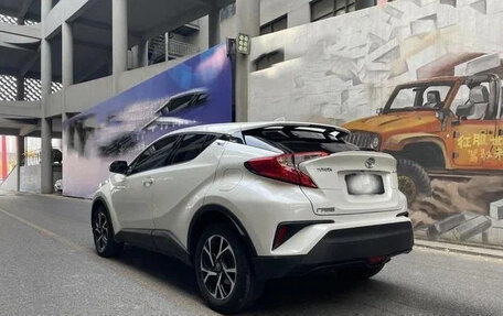 Toyota C-HR I рестайлинг, 2021 год, 1 390 200 рублей, 3 фотография