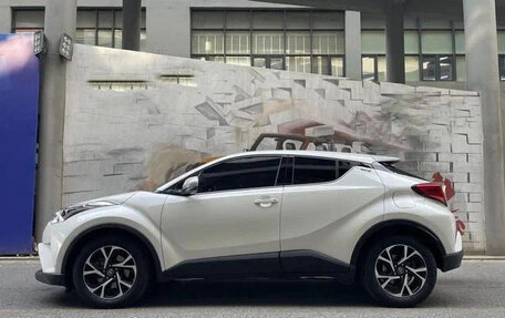 Toyota C-HR I рестайлинг, 2021 год, 1 390 200 рублей, 5 фотография