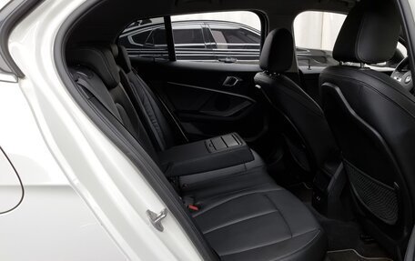 BMW 1 серия, 2022 год, 2 500 000 рублей, 12 фотография