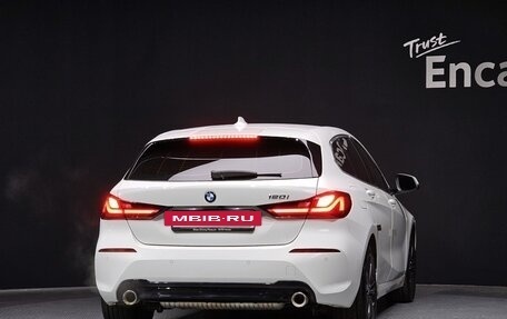 BMW 1 серия, 2022 год, 2 500 000 рублей, 4 фотография